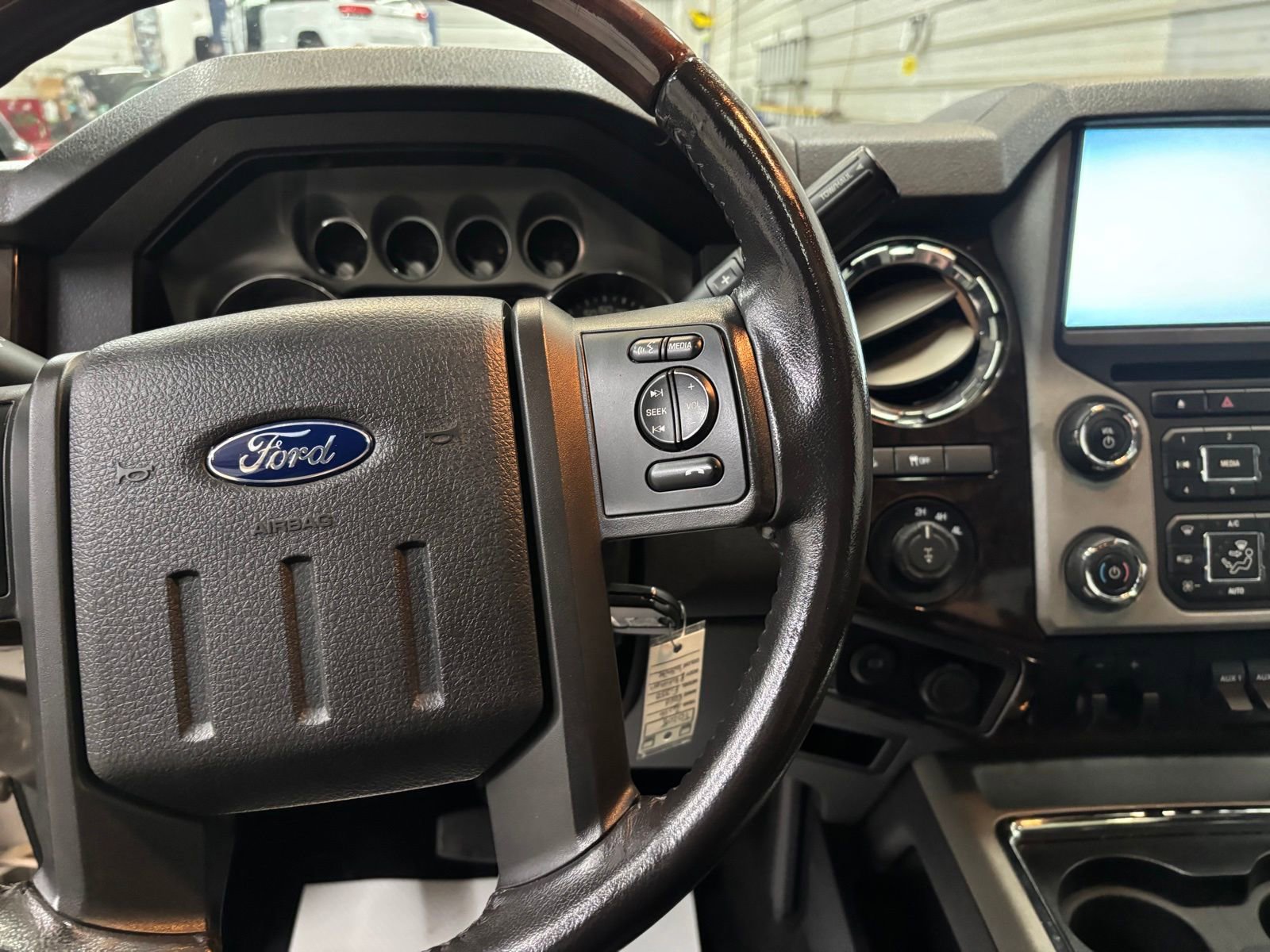 Used 2016 Ford F350 Platinum w/ Platinum Package AWD/4WD image 14