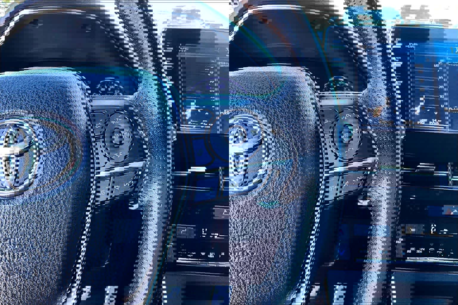 Used 2019 Toyota Avalon XSE image 25