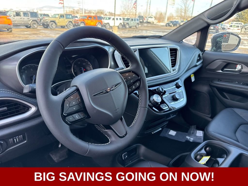 New 2026 Chrysler Pacifica Select w/ S Appearance Package AWD/4WD image 19