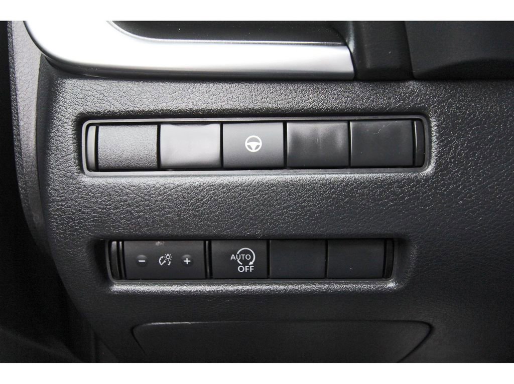 Used 2023 Nissan Rogue SV FWD image 20