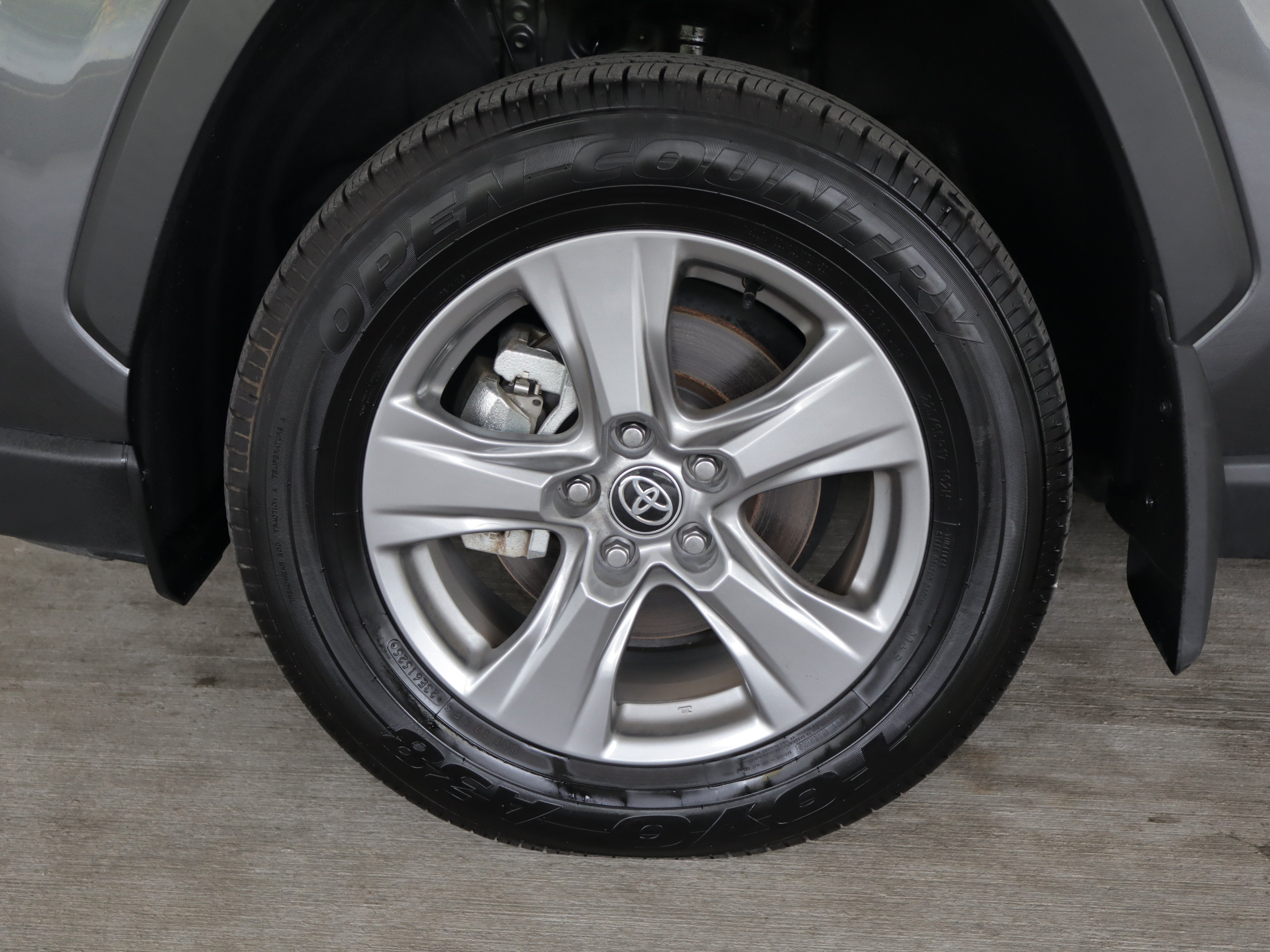 Used 2025 Toyota RAV4 XLE AWD/4WD image 26