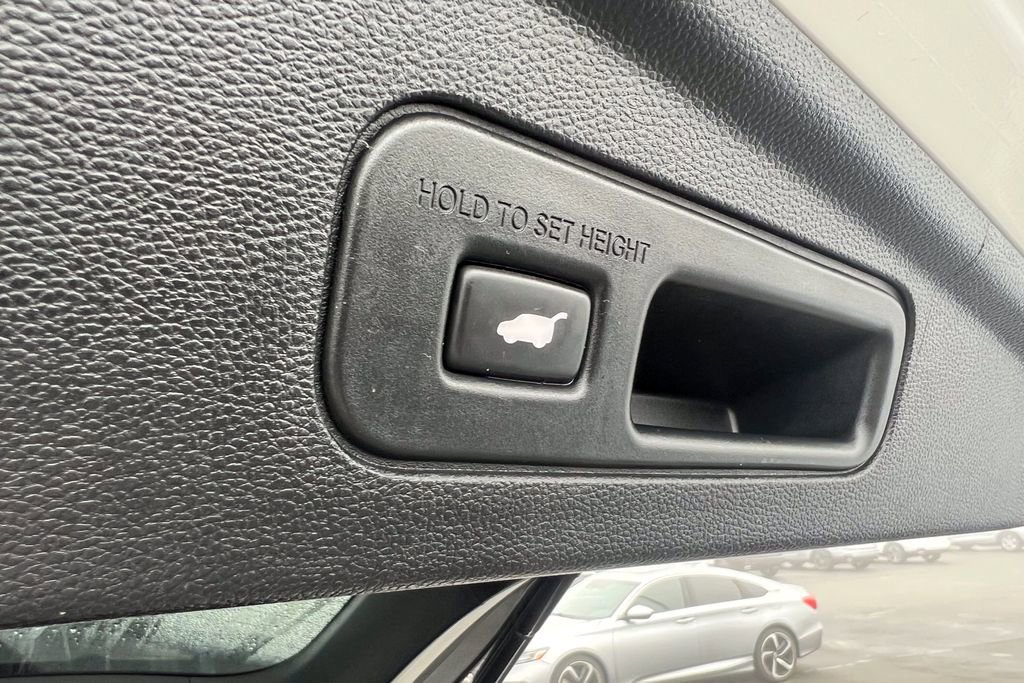 Used 2023 Acura MDX A-Spec image 30