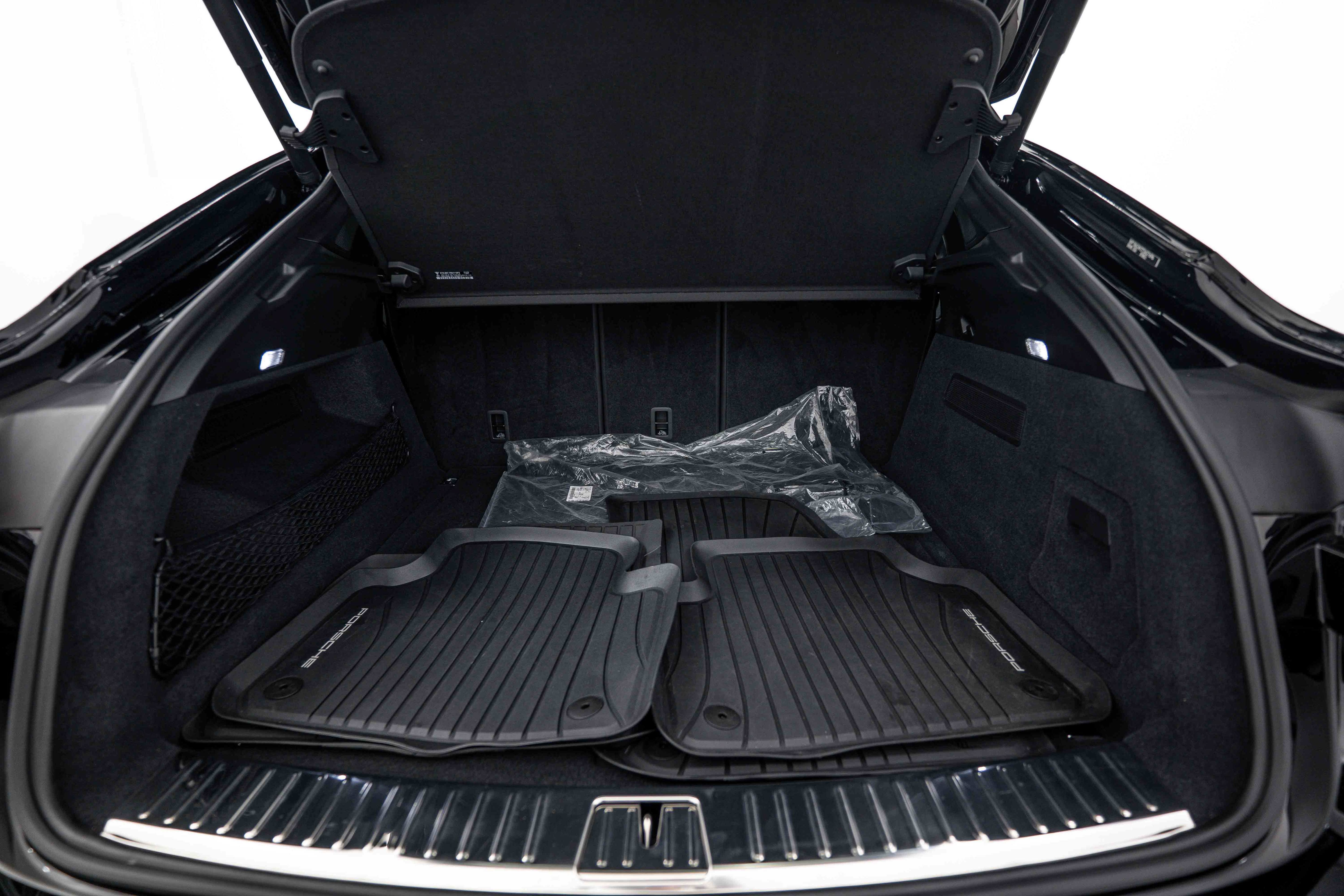 Certified 2026 Porsche Cayenne Coupe AWD/4WD image 24