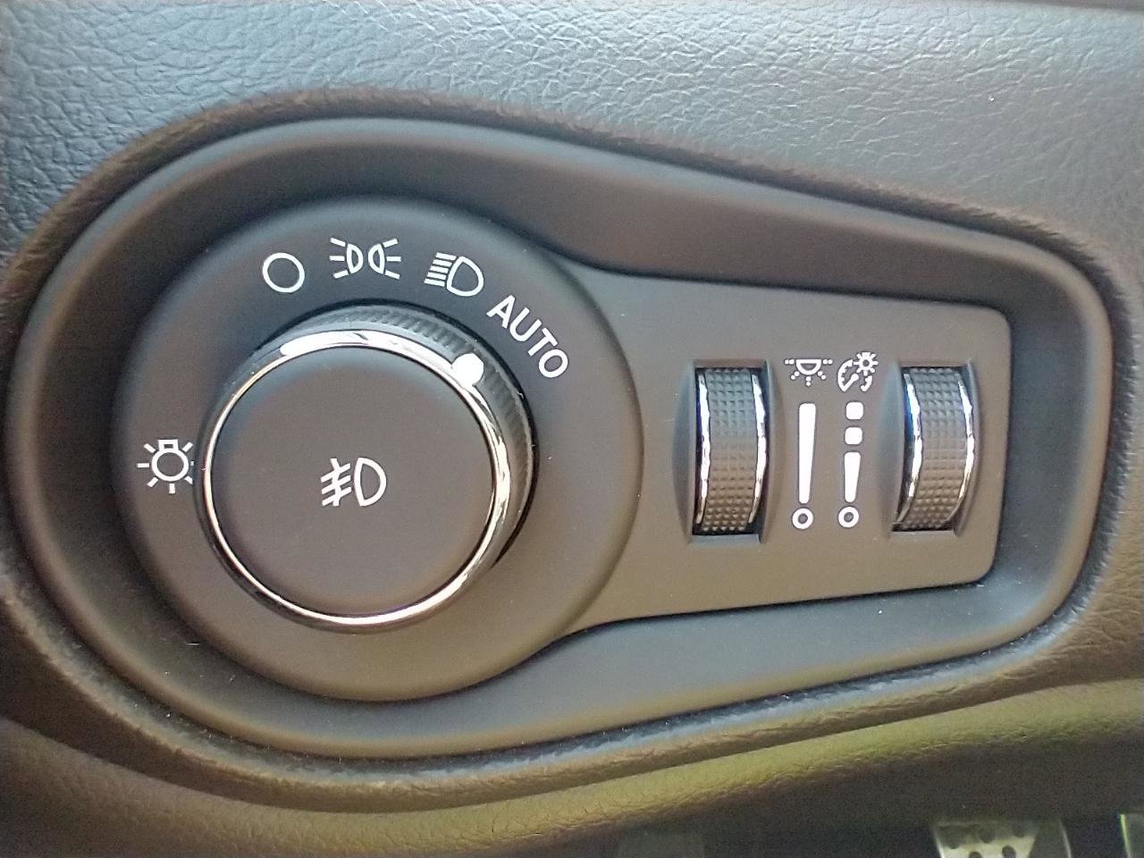 Used 2022 Jeep Renegade Limited image 26