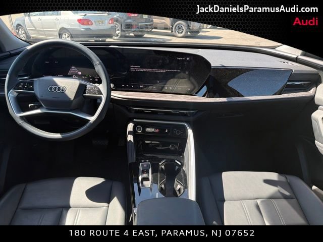 Used 2025 Audi Q5 Premium w/ Convenience Package AWD/4WD image 11