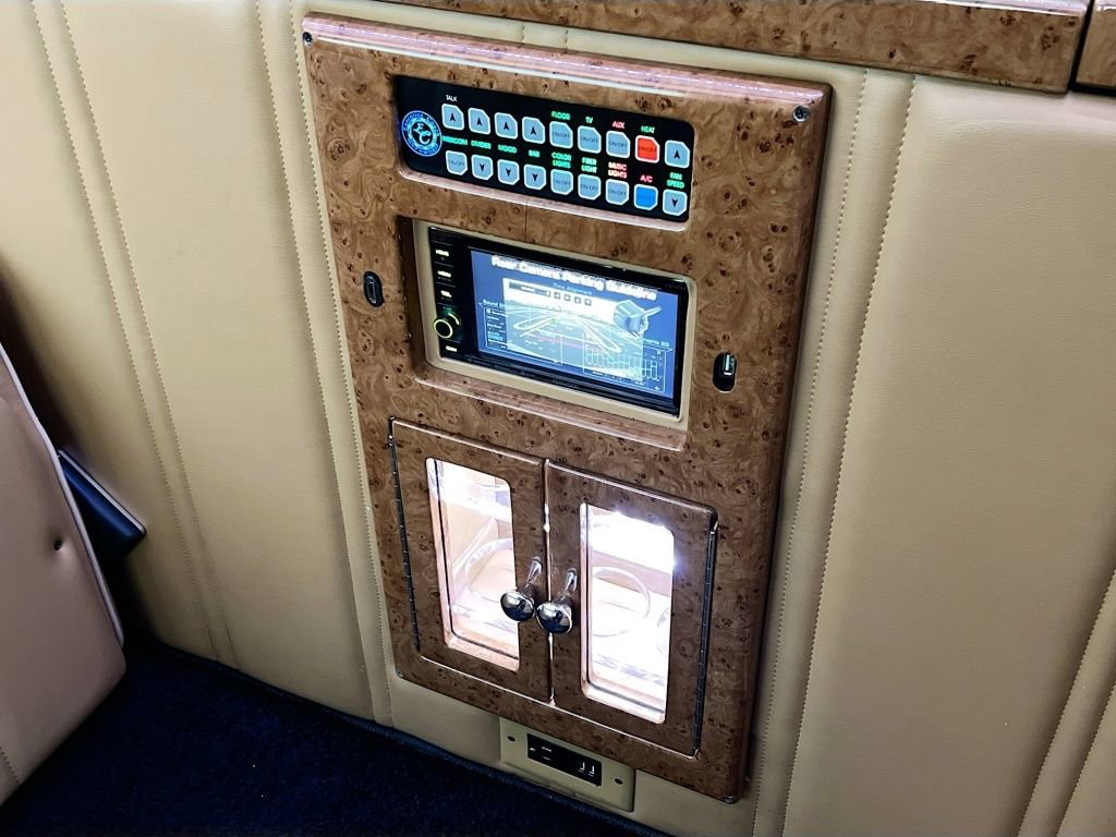 Used 2015 Mercedes-Benz Sprinter 2500 image 23