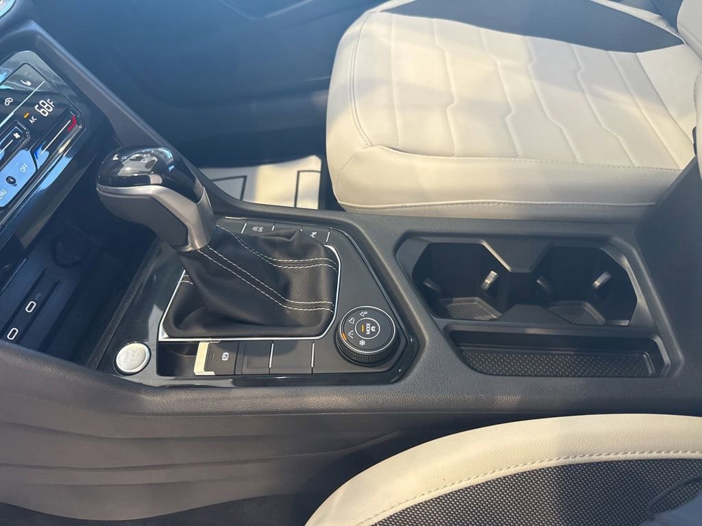 Used 2025 Volkswagen Taos SE w/ Panoramic Sunroof Package image 22