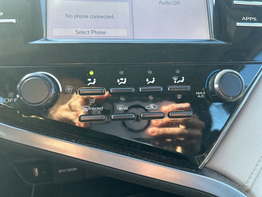 Used 2019 Toyota Camry LE w/ Convenience Package image 5