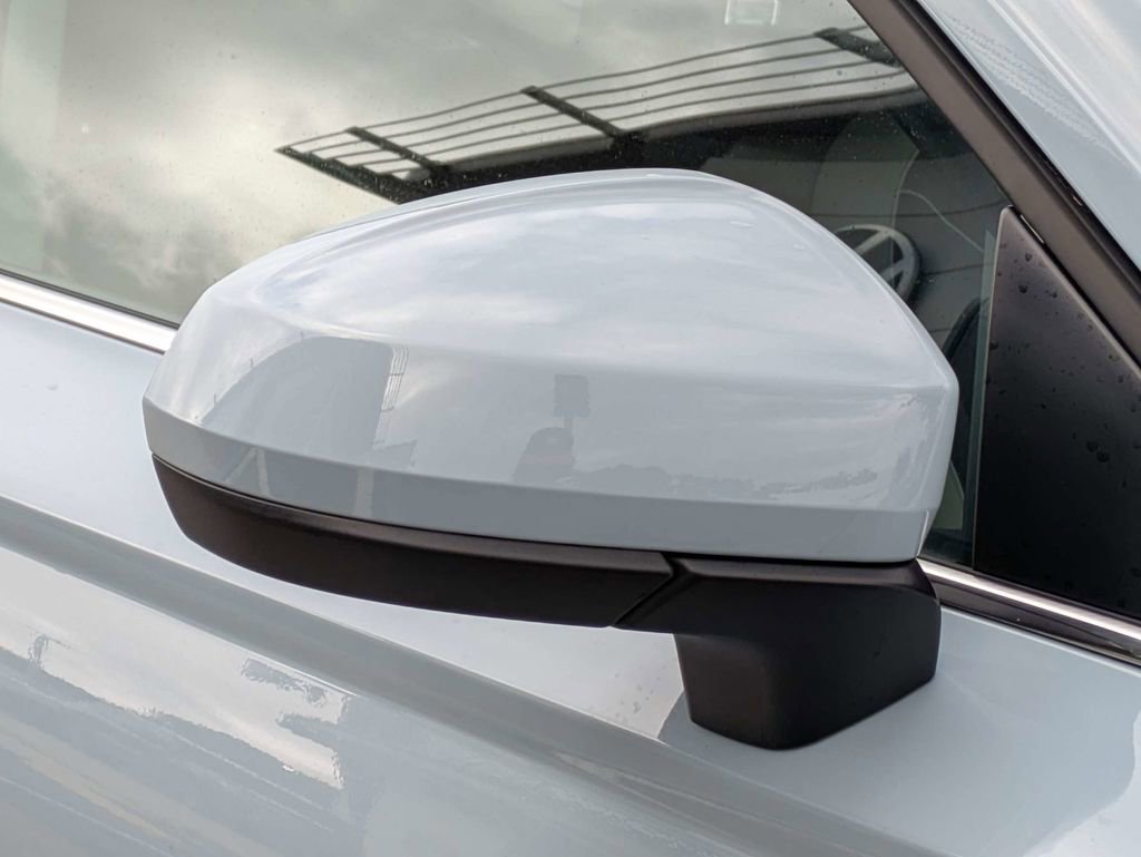 Certified 2025 Volkswagen Taos SE w/ Panoramic Sunroof Package image 12