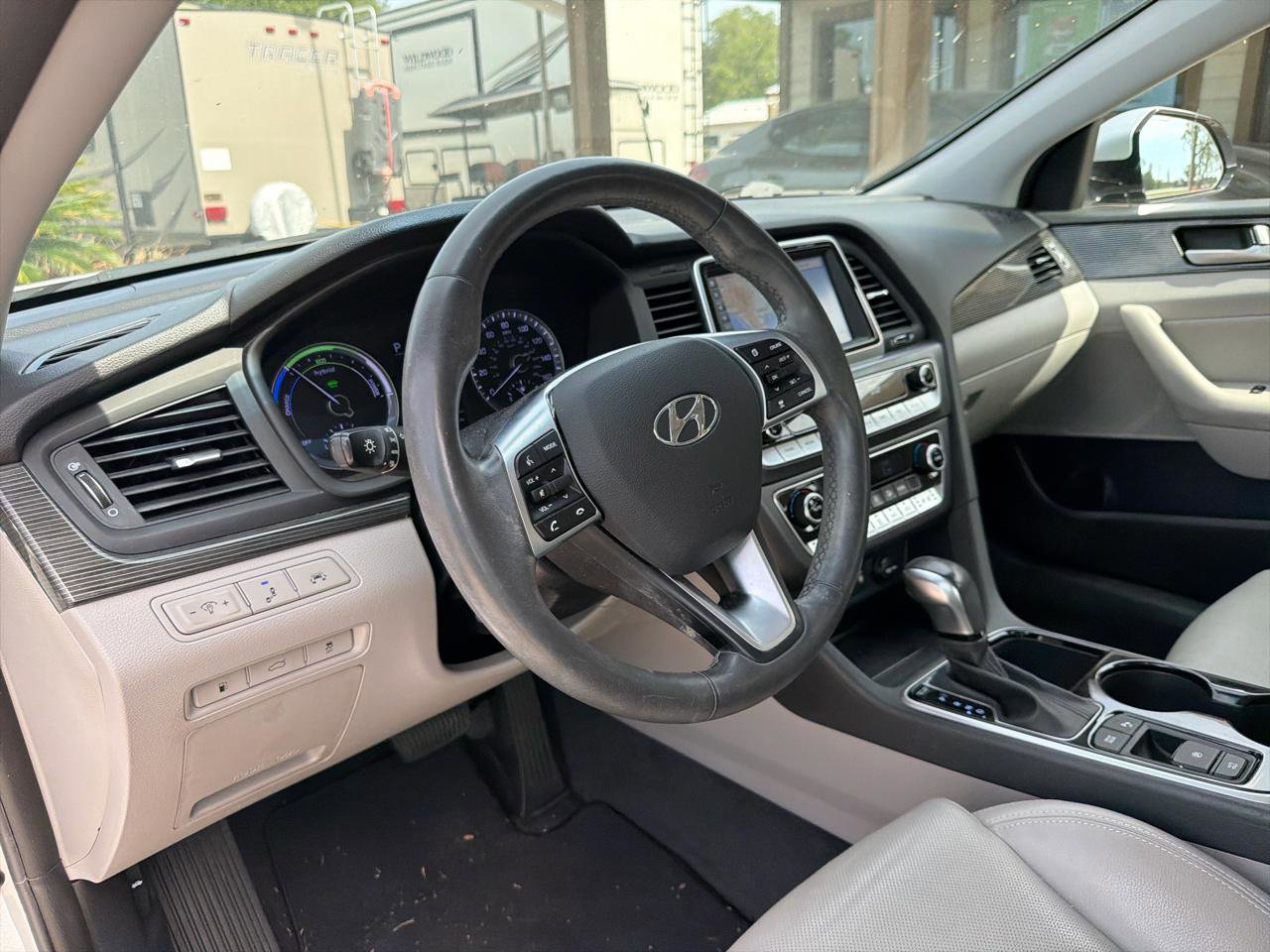 Used 2019 Hyundai Sonata Limited w/ Ultimate Package 02 FWD image 9