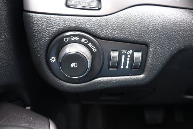 Used 2020 Jeep Cherokee Latitude Plus FWD image 22