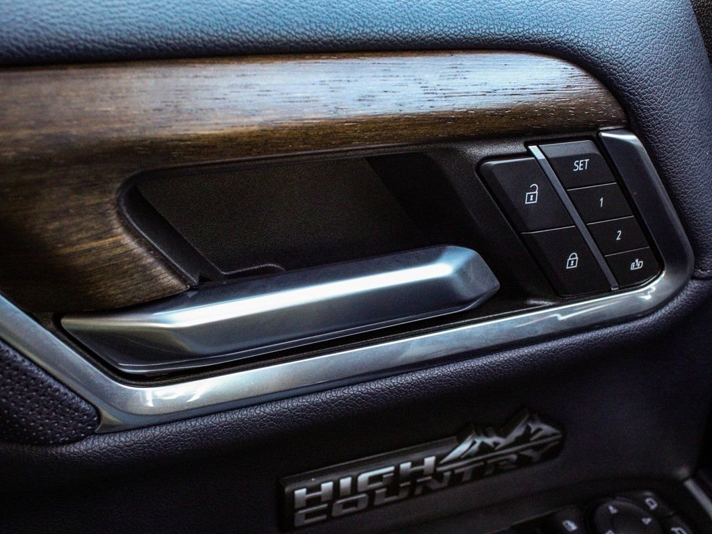 Used 2023 Chevrolet Silverado 1500 High Country image 9