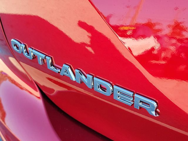 New 2026 Mitsubishi Outlander SE image 10