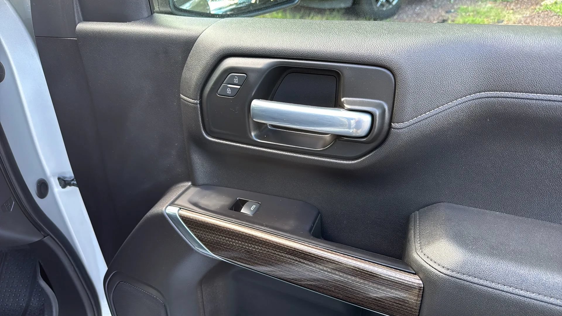 Used 2020 Chevrolet Silverado 1500 LT w/ All-Star Edition AWD/4WD image 20