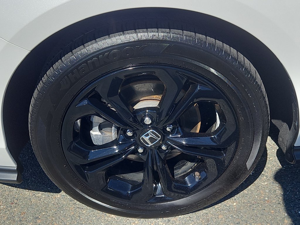 Certified 2025 Honda Accord SE image 7