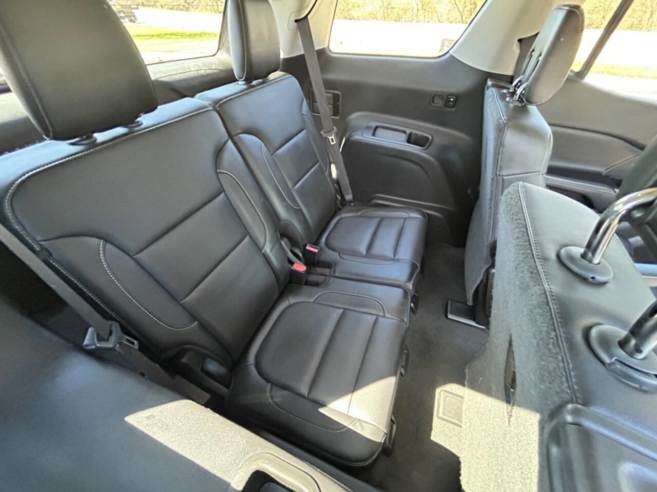 Used 2019 GMC Acadia SLT image 16