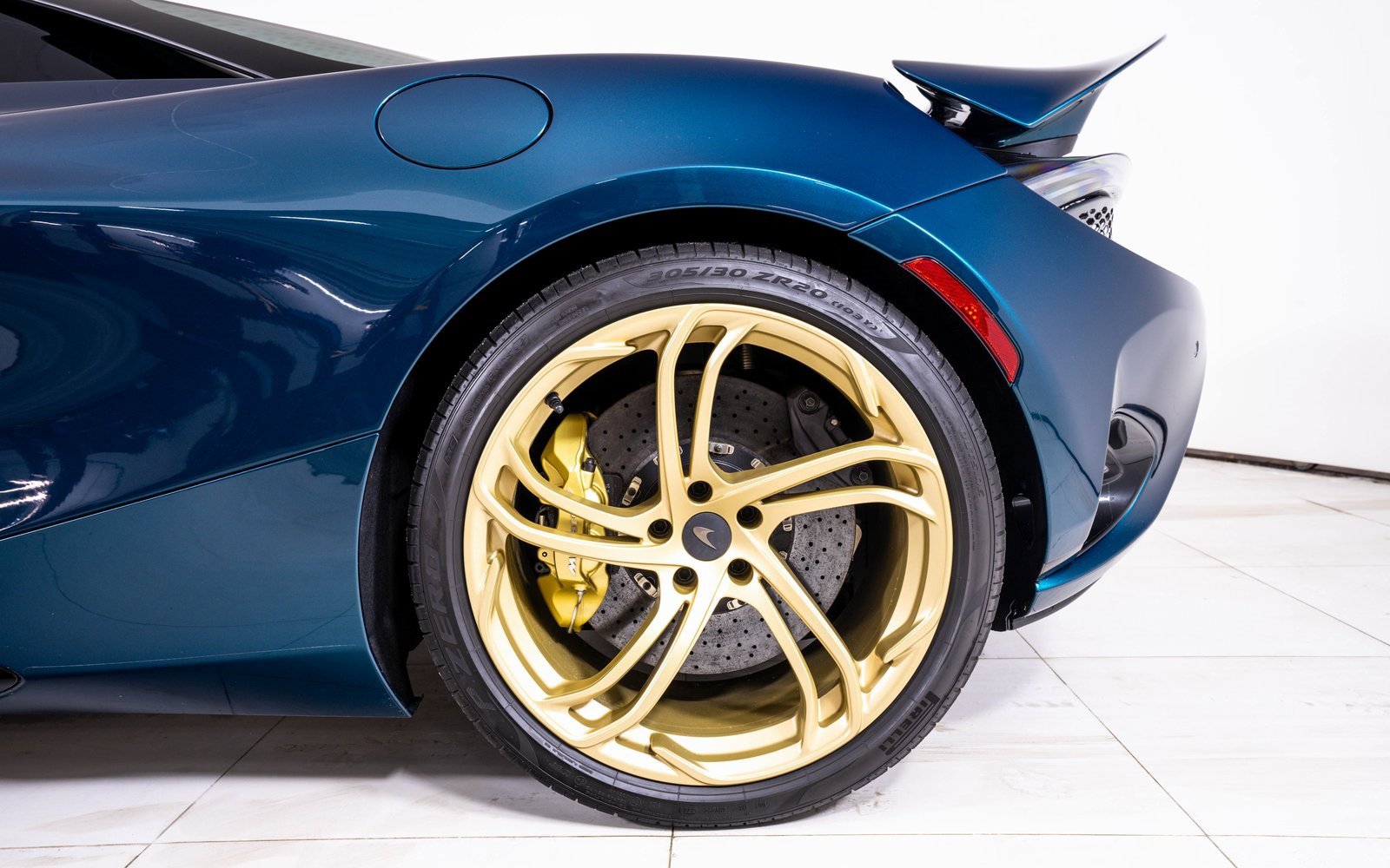 Used 2025 McLaren 750S Spider image 18