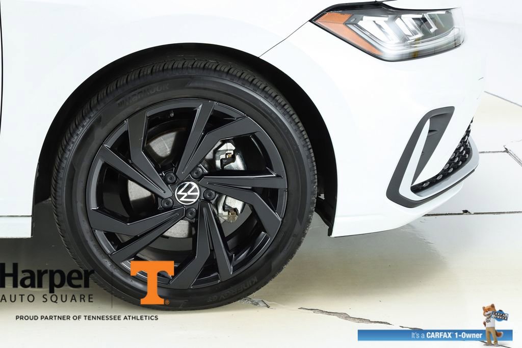 Used 2025 Volkswagen Jetta SE w/ Sunroof Package image 51