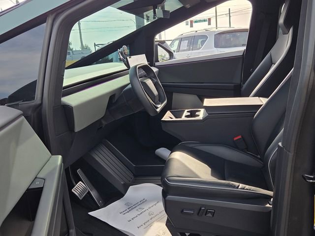 Used 2025 Tesla Cybertruck AWD Crew Cab image 5