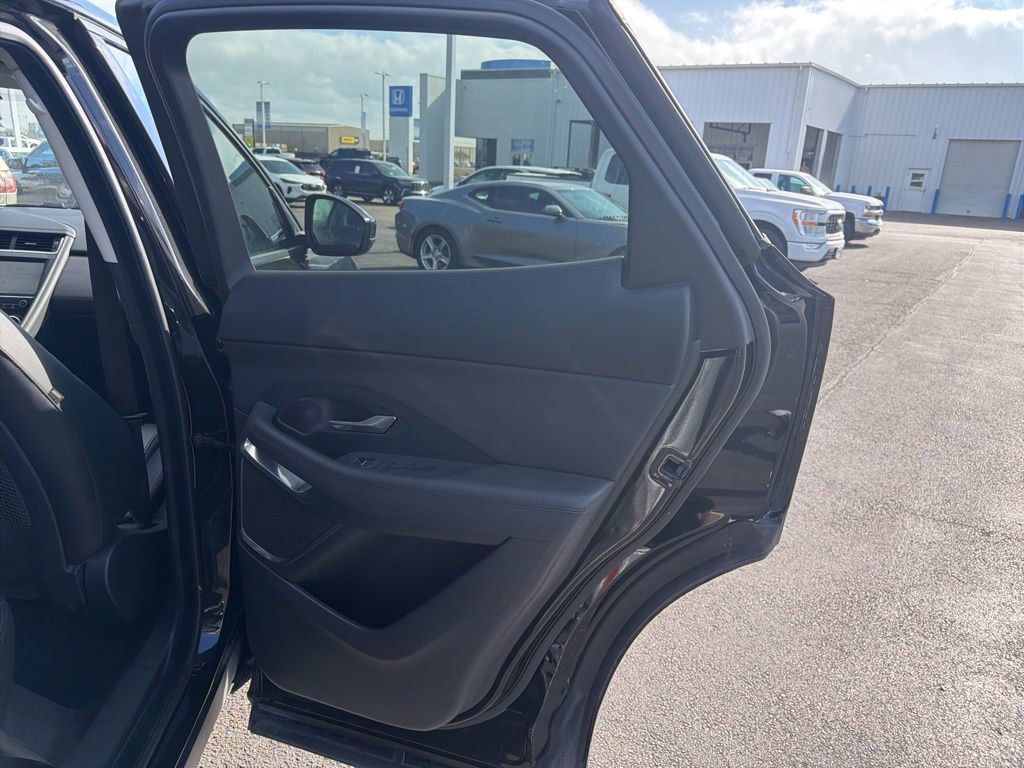 Used 2018 Jaguar E-PACE SE image 30