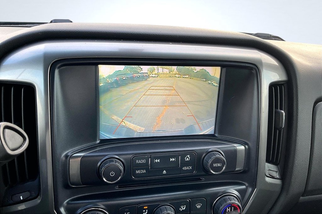 Used 2018 Chevrolet Silverado 1500 LT w/ LT Eassist Package AWD/4WD image 17