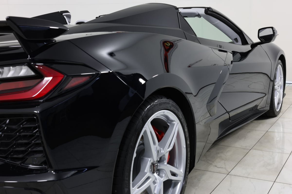 Used 2025 Chevrolet Corvette Stingray Premium Conv w/ Z51 Performance Package RWD image 44