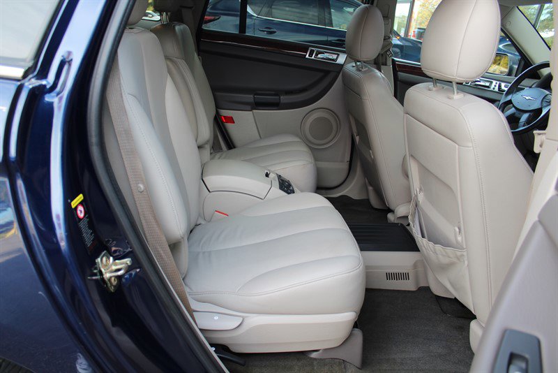 Used 2005 Chrysler Pacifica Touring image 26