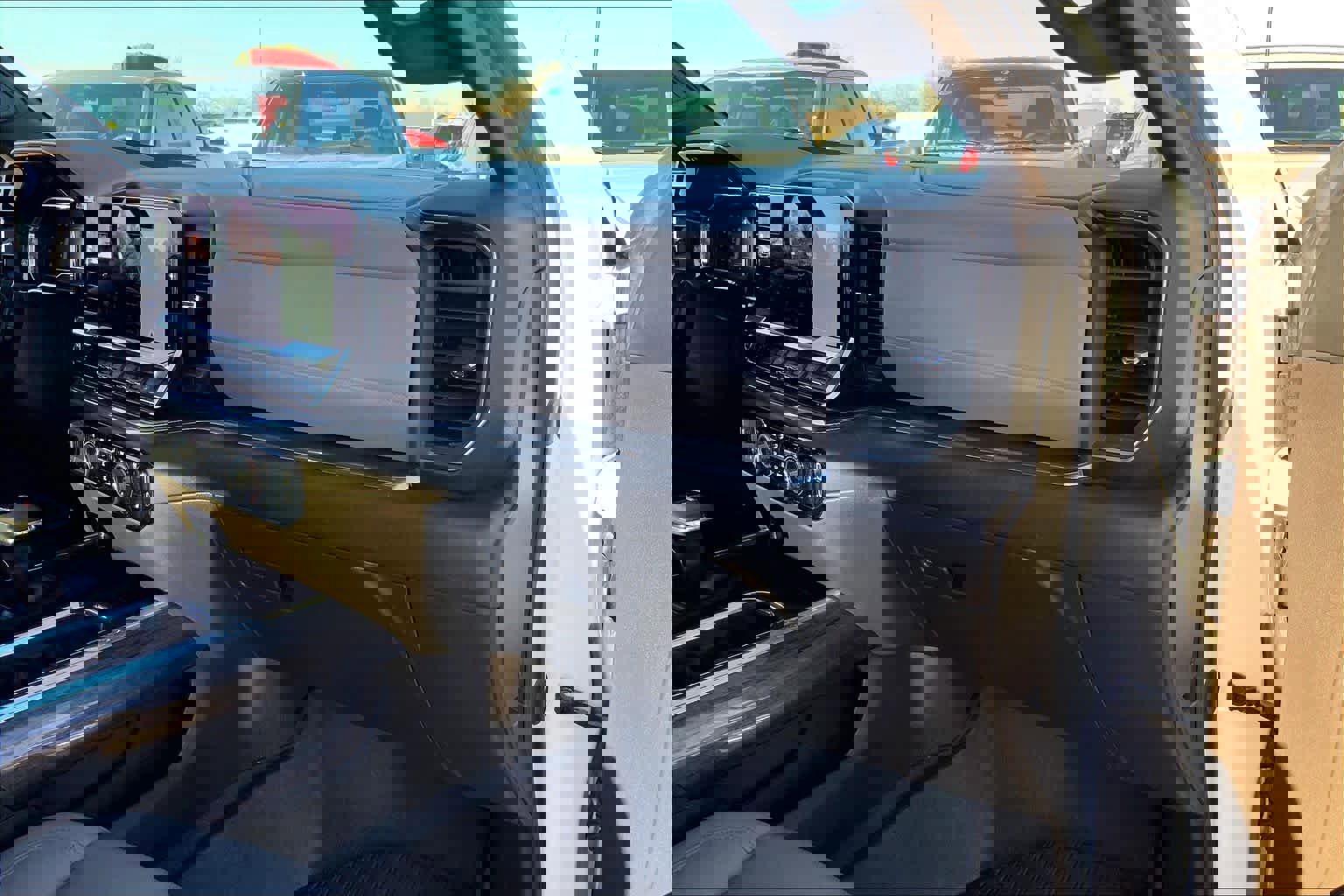 Used 2024 Chevrolet Silverado 1500 LTZ image 19