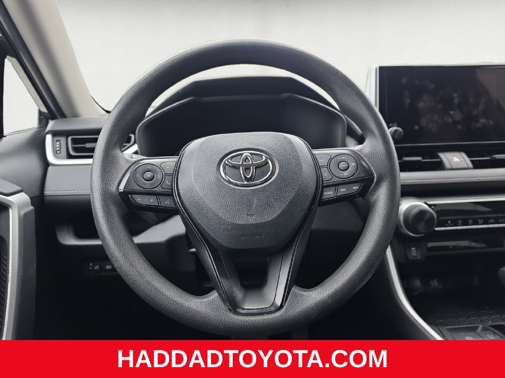 Used 2023 Toyota RAV4 LE AWD/4WD image 13