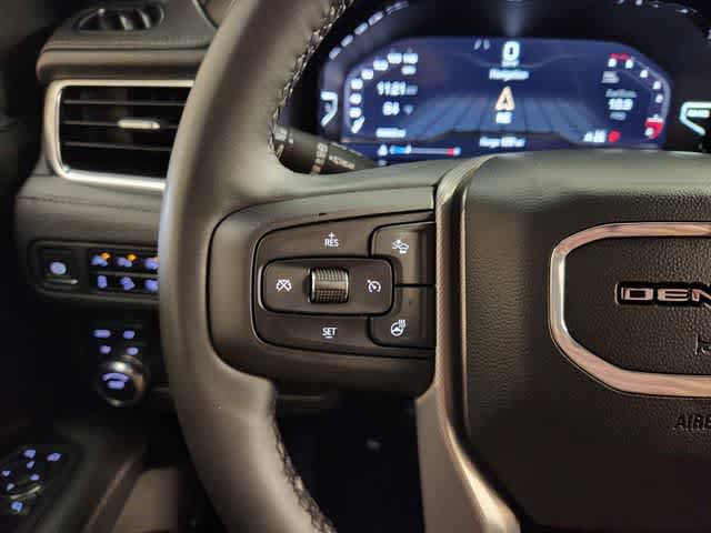 Used 2023 GMC Yukon Denali AWD/4WD image 28