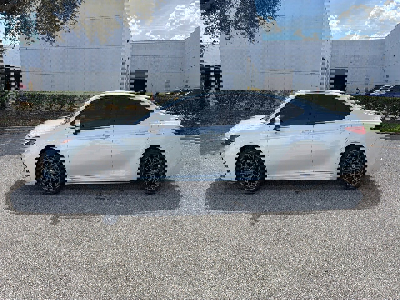 Used 2025 Toyota Camry XSE image 2