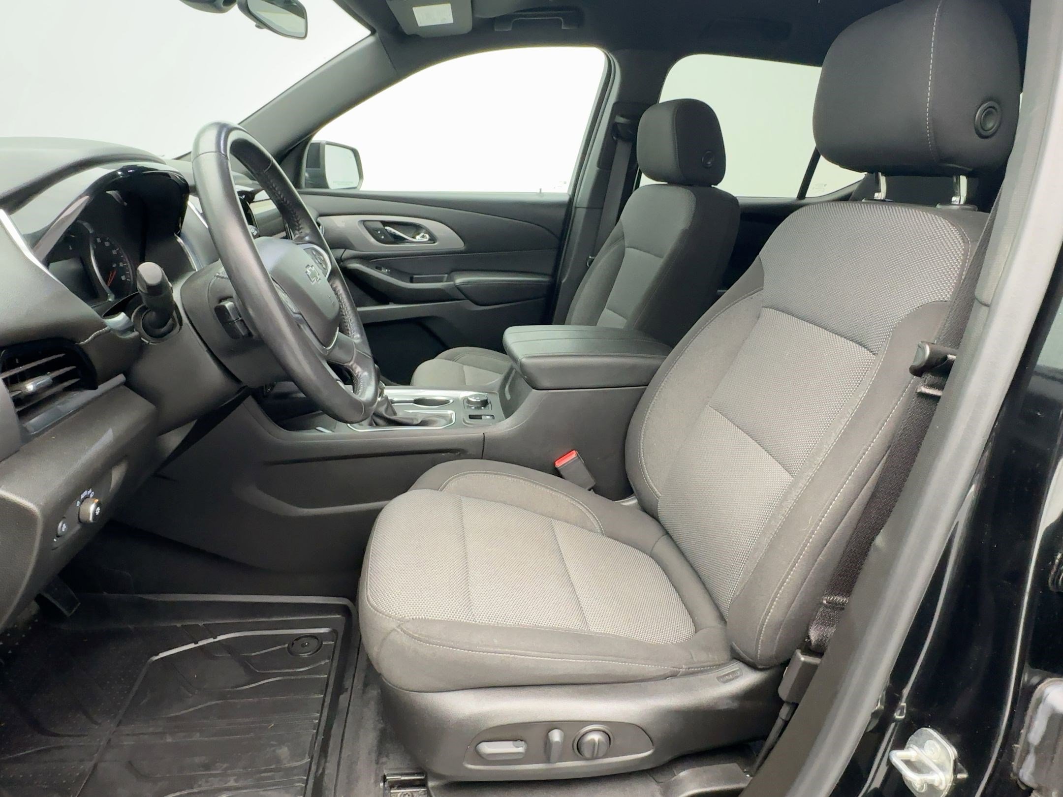 Certified 2022 Chevrolet Traverse LT w/ Midnight/Sport Edition image 5