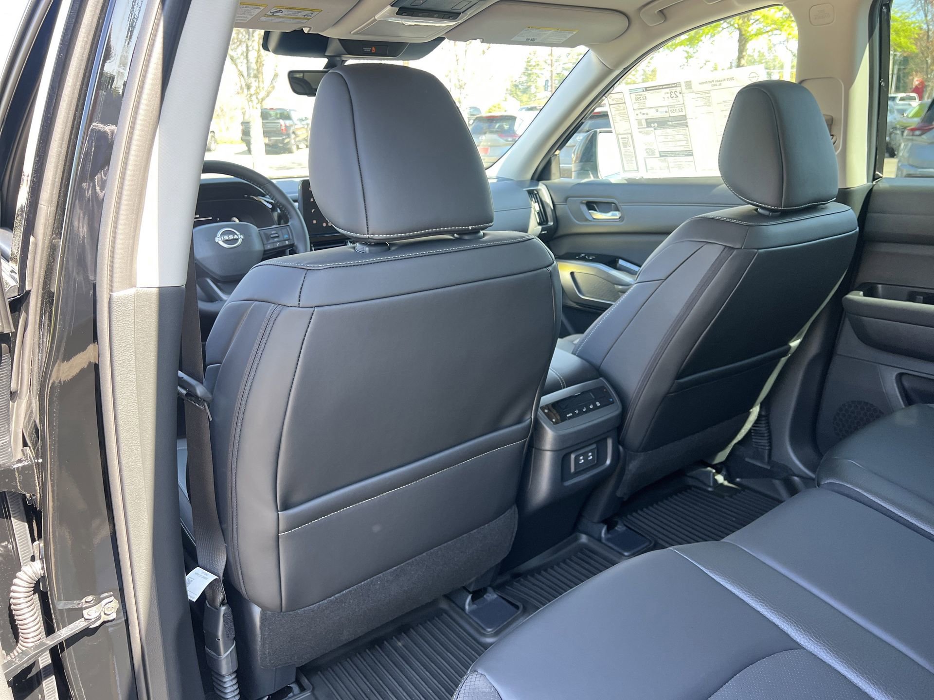 New 2026 Nissan Pathfinder SL FWD image 18