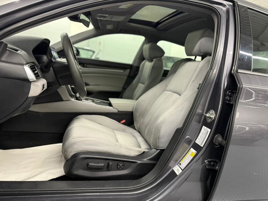 Used 2020 Honda Accord EX image 18