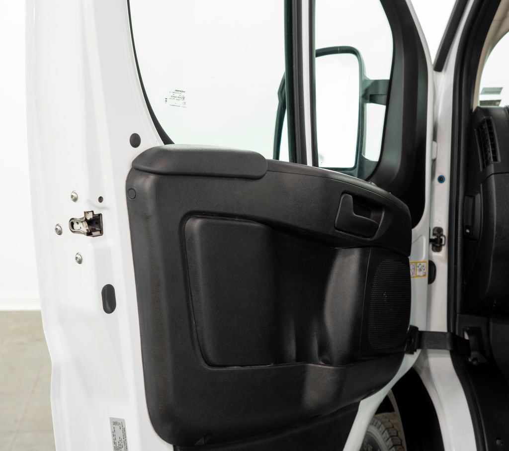 Used 2025 RAM ProMaster 2500 w/ Convenience Group FWD image 6