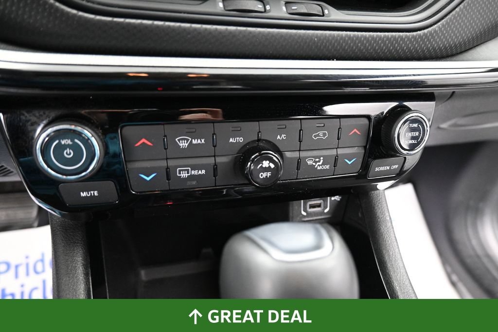 Used 2025 Jeep Compass Trailhawk AWD/4WD image 38