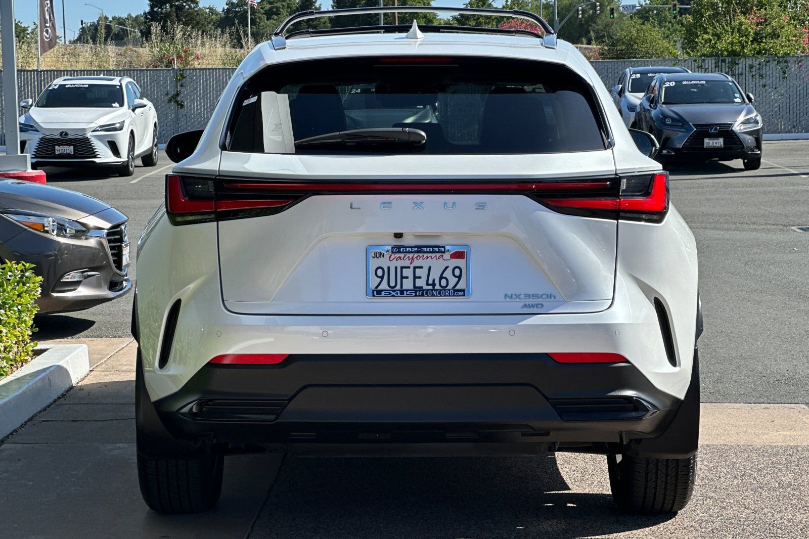 Used 2025 Lexus NX 350h AWD w/ Accessory Package (2T) image 5