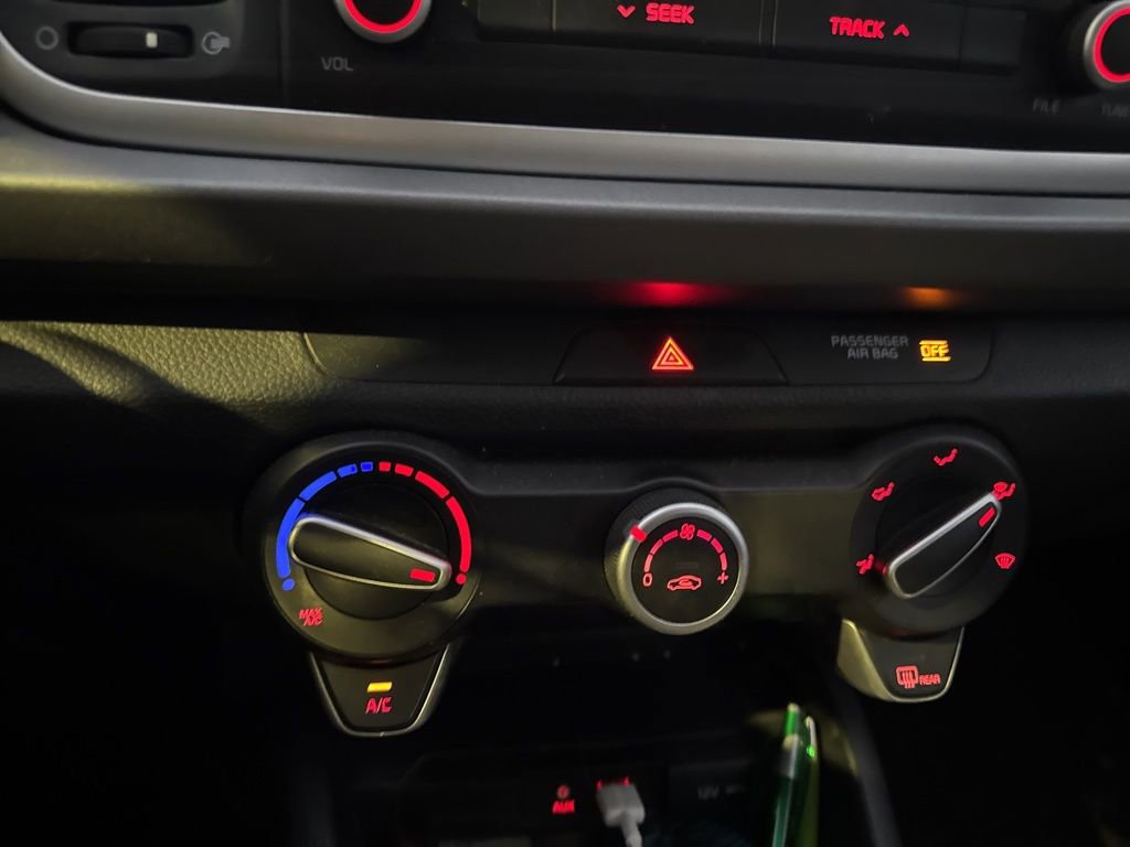 Used 2018 Kia Rio S image 9