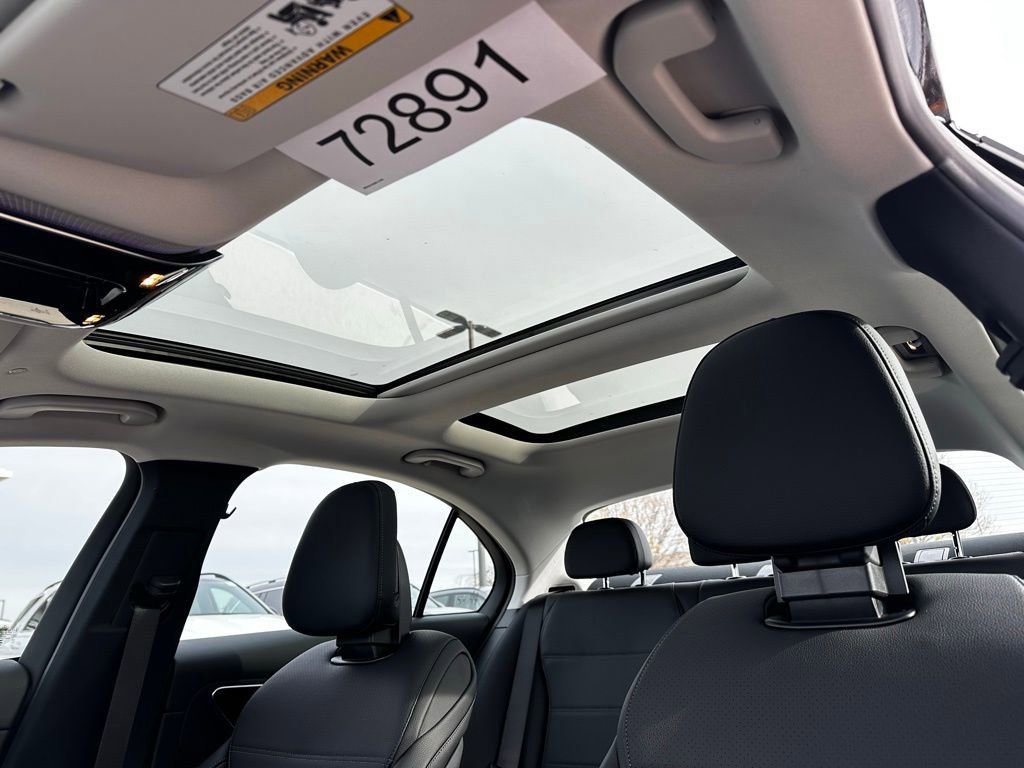 Used 2025 Mercedes-Benz C 300 4MATIC Sedan image 14