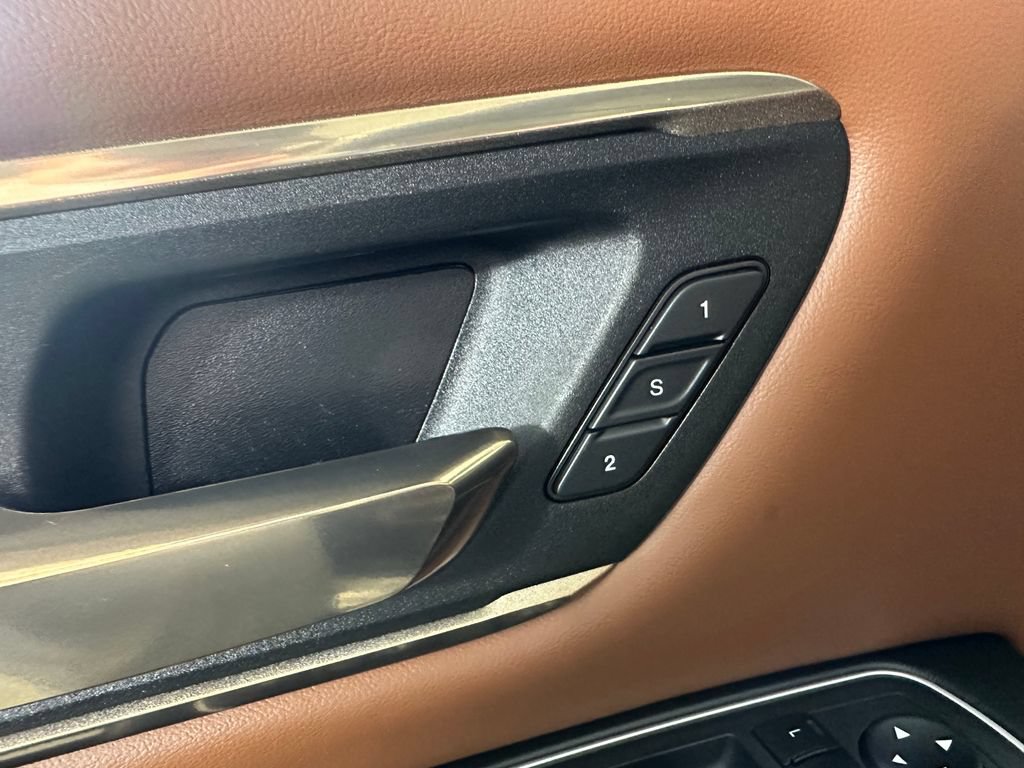 Used 2022 RAM 1500 Limited w/ Body Color Bumper Group AWD/4WD image 19