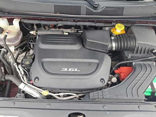 Used 2017 Chrysler Pacifica Limited image 29