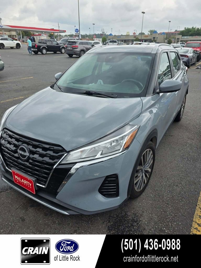 Used 2022 Nissan Kicks SV FWD image 1