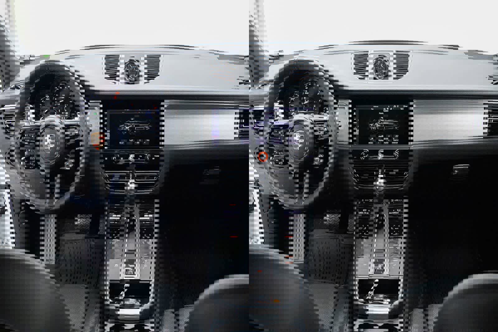 Certified 2026 Porsche Macan image 13