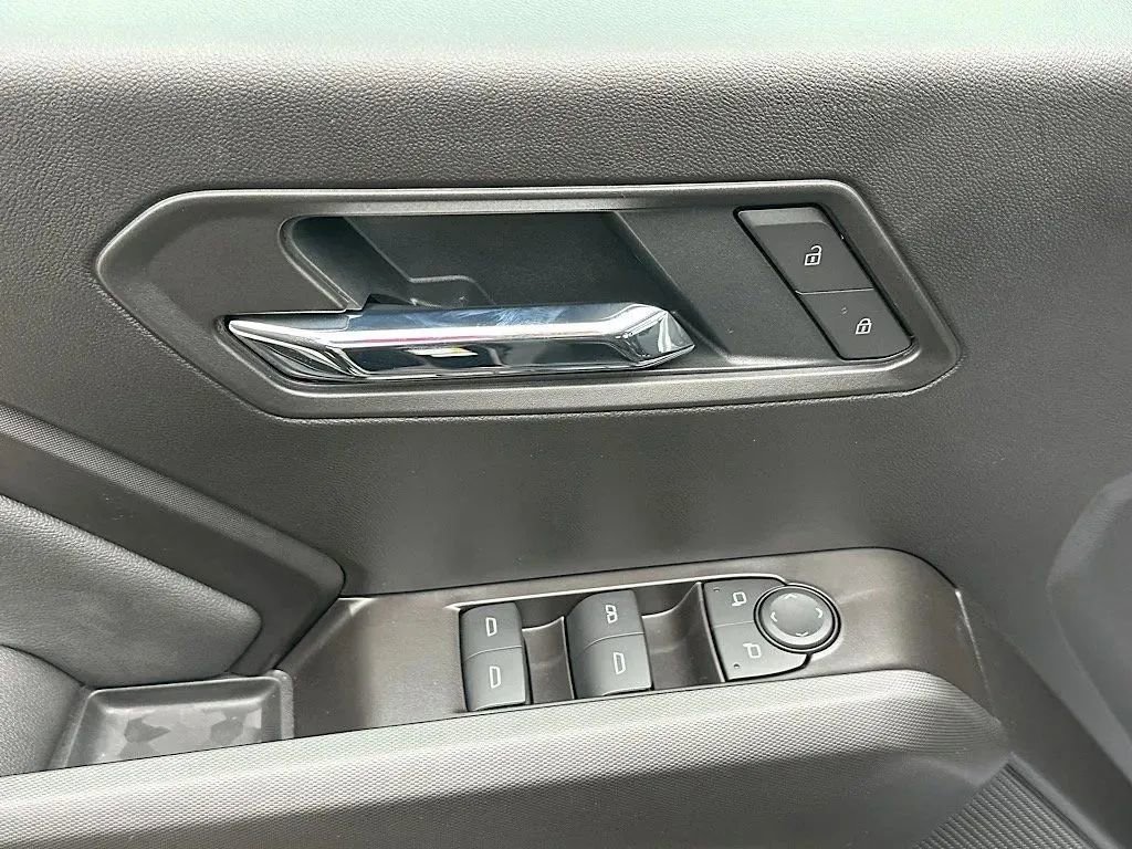 New 2026 GMC Canyon Elevation w/ LPO, Black Badging Package image 17