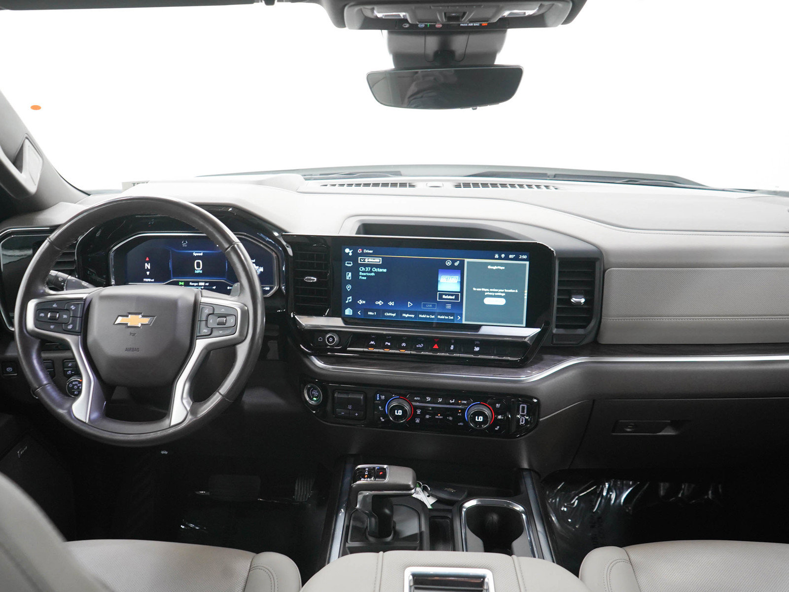 Used 2022 Chevrolet Silverado 1500 LTZ w/ Technology Package AWD/4WD image 16