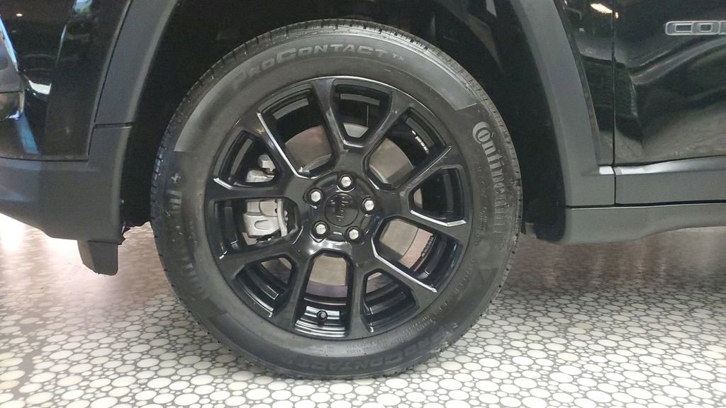 Used 2024 Jeep Compass Latitude w/ Altitude Special Edition image 7