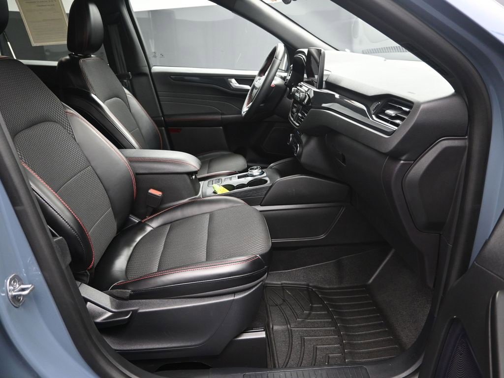 Used 2024 Ford Escape ST-Line Select w/ Class II Trailer Tow Package image 38