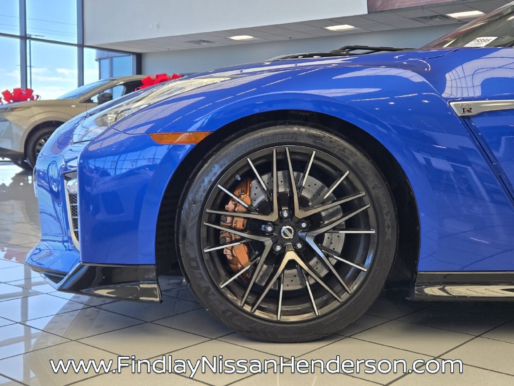 Used 2021 Nissan GT-R Premium AWD/4WD image 9
