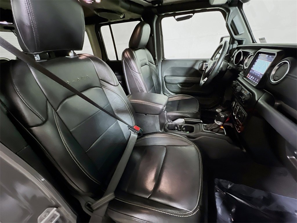 Used 2020 Jeep Wrangler Unlimited Sahara image 25