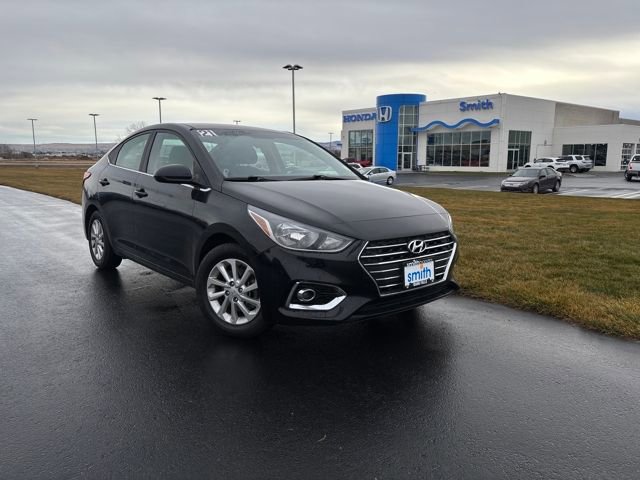 Used 2021 Hyundai Accent SEL image 1